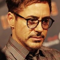 Rien à dire!  Il a du charme!! Je vais passer ma soirée à déprimer Robert Downey Jr ( Avant-Première #IronMan3 )