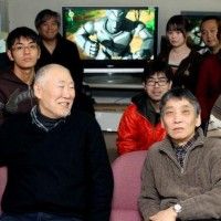 Ryosuke Takahashi (producteur, devant à gauche) et Soji Yoshikawa (réalisateur devant à droite, connu pour Ashita No Joe) ont travaillé ... [lire la suite]