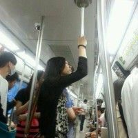 On n'a pas l'air crétin de se trimballer avec une ventouse dans le métro?