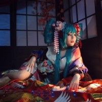 Une geisha aux cheveux bleus par Kell Fung
