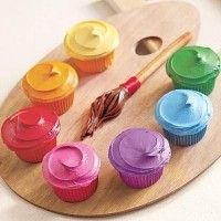 Des cupcakes colorés pour artiste