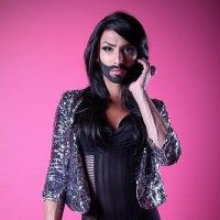 Voici le candidat autrichien pour l'Eurovision. Un mélange de Barbie et de Ken. Il faut espérer que sa voix soit aussi réussie que son lo... [lire la suite]