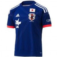 Maillot de l'équipe national japonaise de #foot au #mondial. Vous remarquerez le jolie #pikachu. C'est peut-être pour électrifier les adv... [lire la suite]