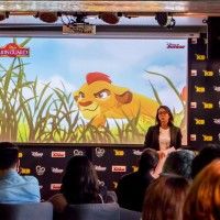 Lors de la conférence des chaînes #Disney, on nous a annoncé la suite du Roi Lion en série TV. Simba vivra des aventures avec son fils.