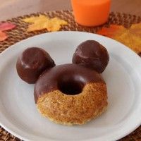 Ce donut Mickey va se faire dévorer!