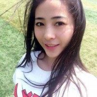 Cette jeune femme est professeur au collège en Chine. Elle est plutôt mignonne. Du coup, ces collègues et ses élèves l'ont surnommé Pr... [lire la suite]