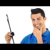 Cristiano Ronaldo avec un truc dans la bouche