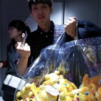 #Polémique: Les peluches collector de noël du #Pokemon center sont achetés à la pelle par des revendeurs peu scrupuleux pour être reven... [lire la suite]