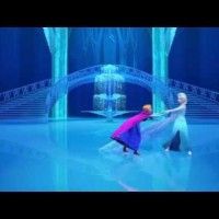 #LaReineDesNeiges - Patinage avec Elsa, Anna et Olaf #Disney