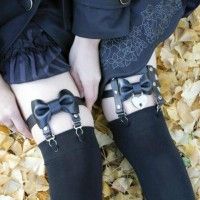 Avec ou sans cadenas les porte-jarretelles les filles ? #Mode #Japon