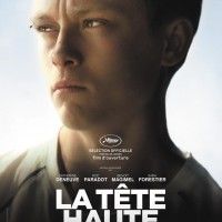 Nous sommes en train de regarder le film d'ouverture du #FestivalDeCanne: #LaTêteHaute. #Cinéma