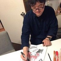 #YoshihikoUmakoshi, le chara designer de Saint Seiya et Pretty Cure, en train de dédicacer sur shikishi http://www.tvhland.com/boutique/shi... [lire la suite]