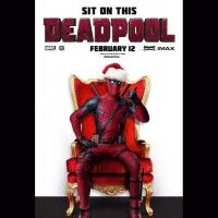 Qui veut s'asseoir sur les genoux de père #Noël #Deadpool ?