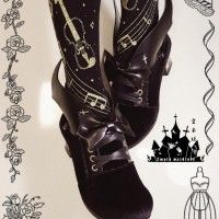 #Mode Chaussures pour les gothiques lolitas